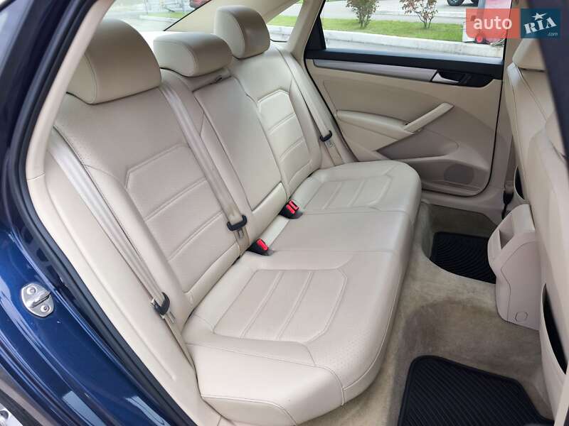 Седан Volkswagen Passat 2015 в Києві