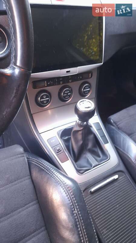 Универсал Volkswagen Passat 2006 в Сколе