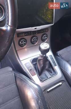 Универсал Volkswagen Passat 2006 в  фото 2 Универсал Volkswagen Passat 2006 в