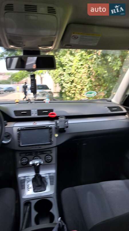 Универсал Volkswagen Passat 2009 в Житомире