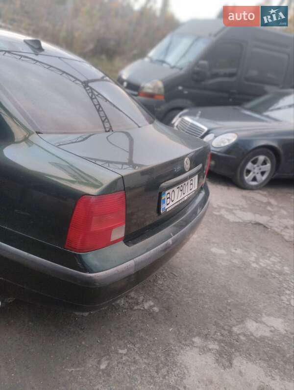 Седан Volkswagen Passat 1998 в Львове