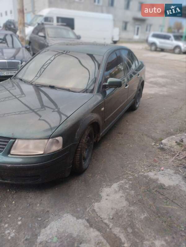 Седан Volkswagen Passat 1998 в Львове