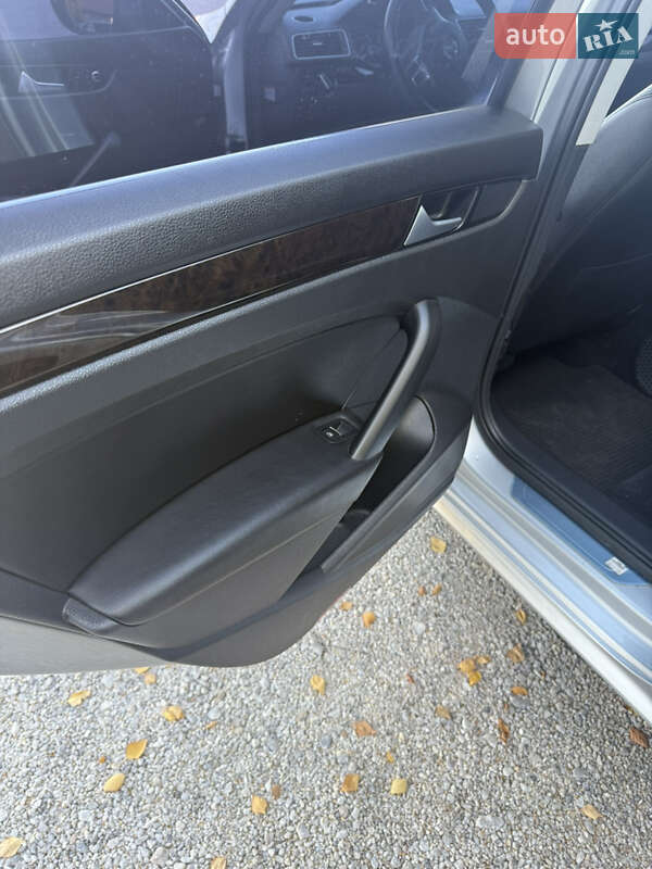 Седан Volkswagen Passat 2015 в Дніпрі фото 37 Седан Volkswagen Passat 2015 в Дніпрі