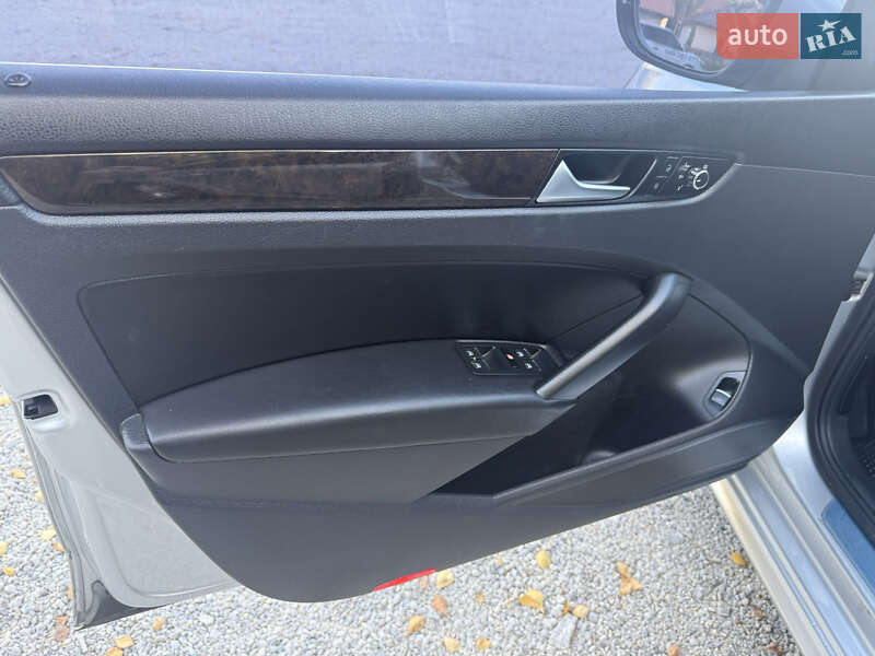 Седан Volkswagen Passat 2015 в Дніпрі фото 38 Седан Volkswagen Passat 2015 в Дніпрі