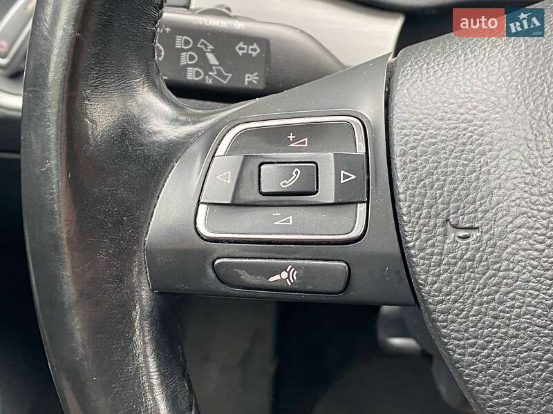 Седан Volkswagen Passat 2014 в Киеве