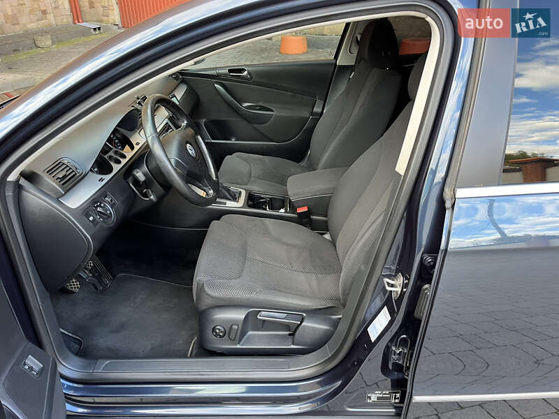 Універсал Volkswagen Passat 2008 в Коломиї