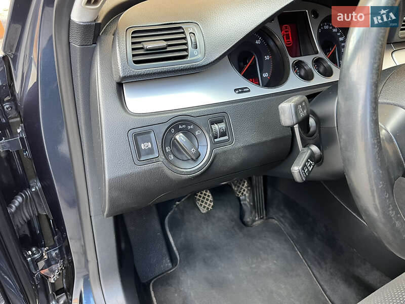 Універсал Volkswagen Passat 2008 в Коломиї