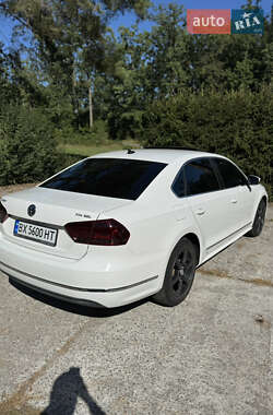 Седан Volkswagen Passat 2012 в 