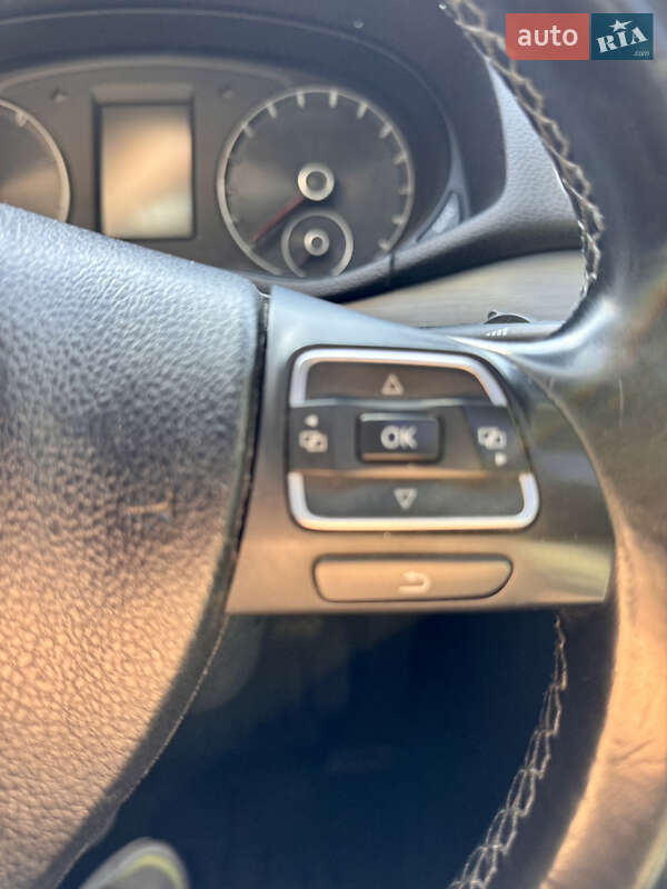 Седан Volkswagen Passat 2014 в Лозовой