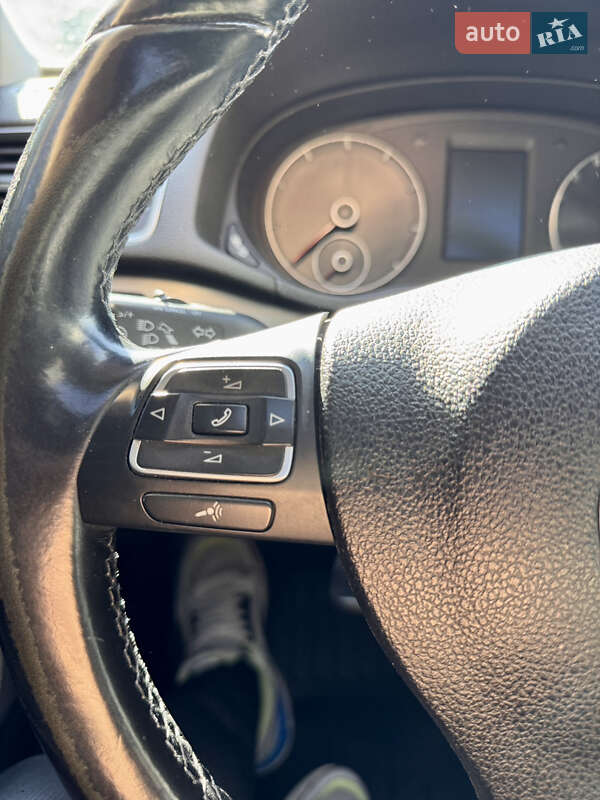 Седан Volkswagen Passat 2014 в Лозовой
