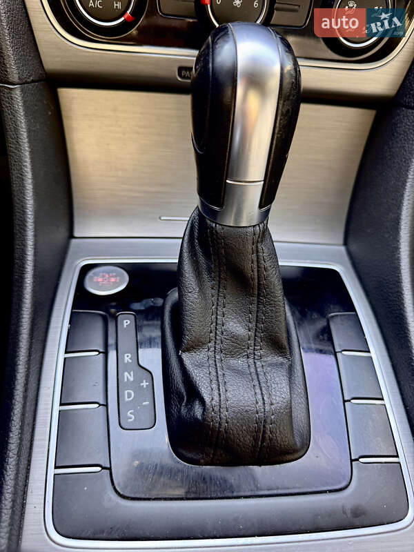 Седан Volkswagen Passat 2014 в Лозовой