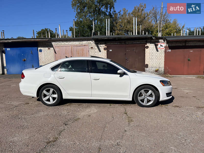 Седан Volkswagen Passat 2012 в Чернигове