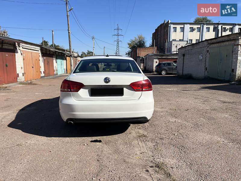 Седан Volkswagen Passat 2012 в Чернигове