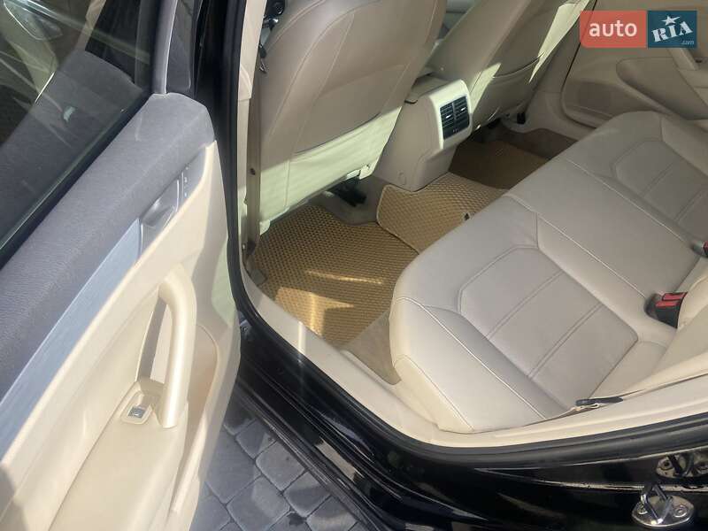 Седан Volkswagen Passat 2013 в Бобрке