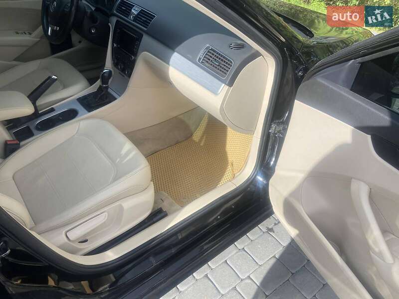 Седан Volkswagen Passat 2013 в Бобрке