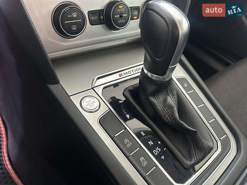 Универсал Volkswagen Passat 2017 в Николаеве