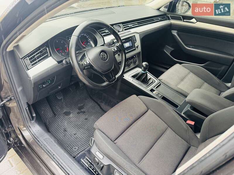 Універсал Volkswagen Passat 2015 в Білогородці