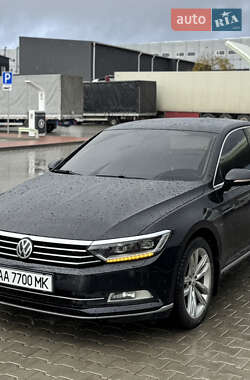 Седан Volkswagen Passat 2015 в 