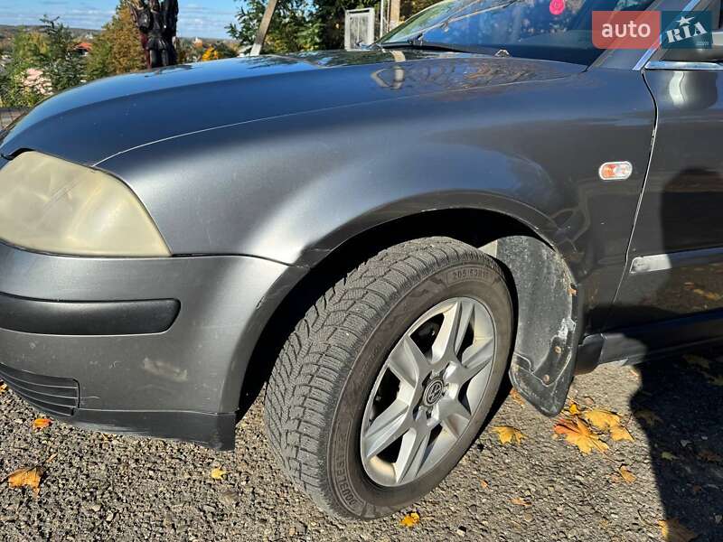 Седан Volkswagen Passat 2002 в Вижнице
