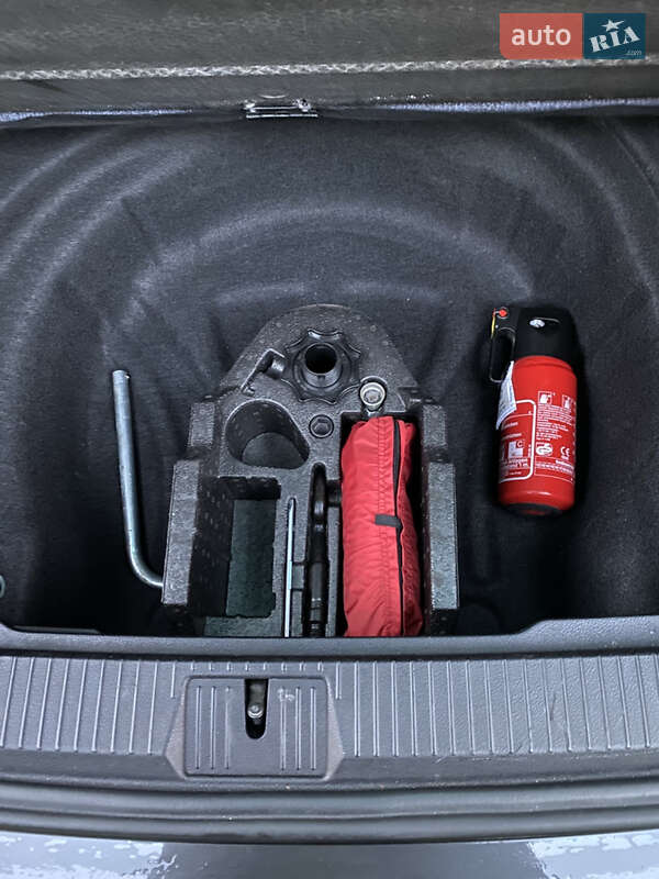 Универсал Volkswagen Passat 2021 в Луцке