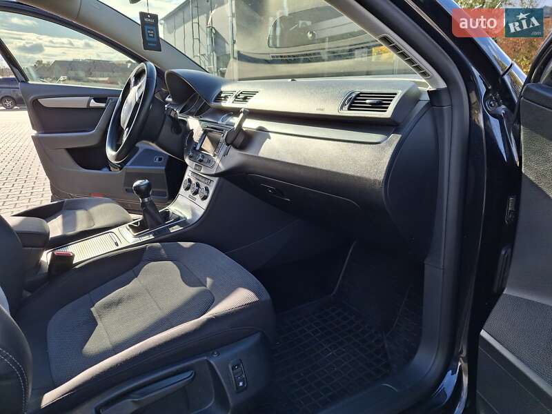 Универсал Volkswagen Passat 2012 в Тернополе