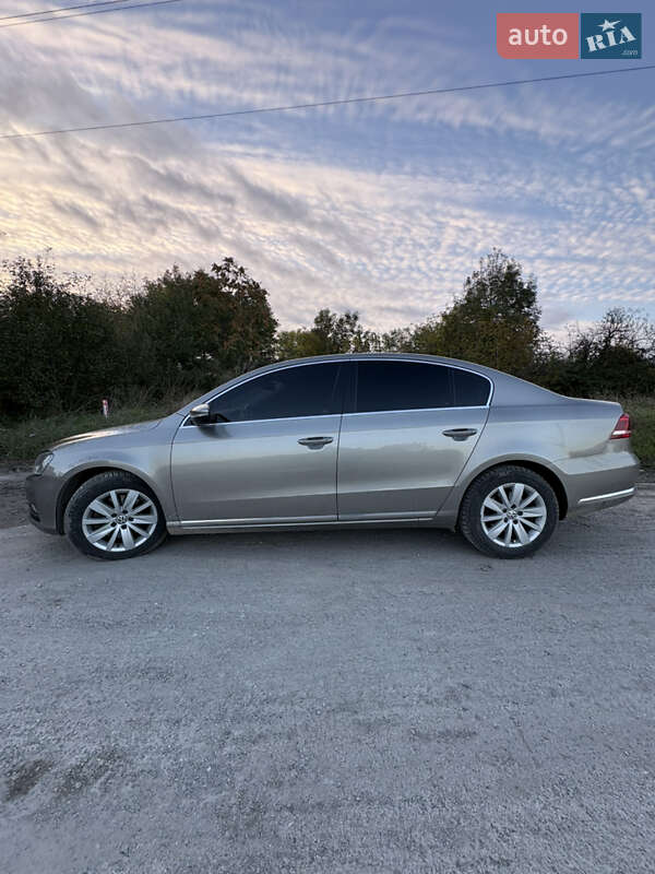 Седан Volkswagen Passat 2013 в Каменец-Подольском