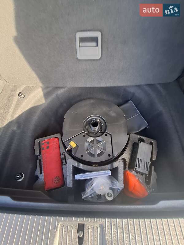 Универсал Volkswagen Passat 2019 в Виноградове фото 21 Универсал Volkswagen Passat 2019 в Виноградове