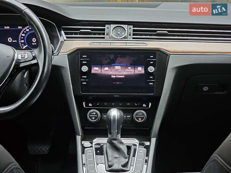 Седан Volkswagen Passat 2017 в Киеве фото 31 Седан Volkswagen Passat 2017 в Киеве