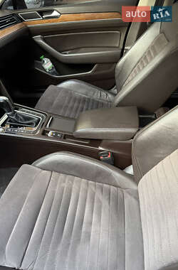Седан Volkswagen Passat 2015 в 
