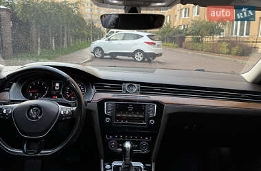 Седан Volkswagen Passat 2015 в 