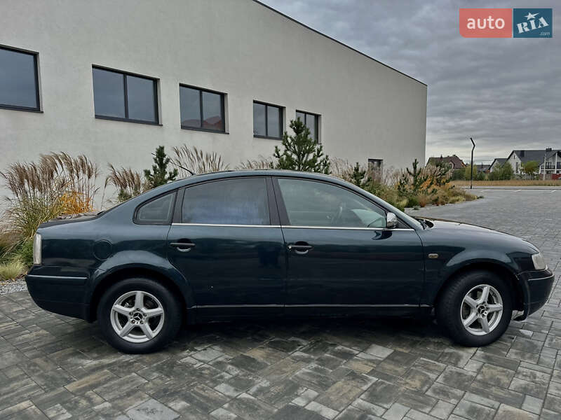 Седан Volkswagen Passat 1997 в Луцке
