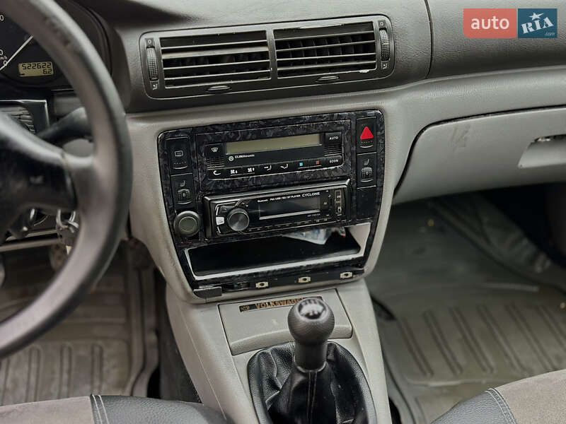 Седан Volkswagen Passat 1997 в Луцке