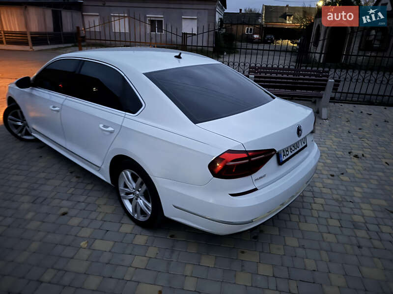 Седан Volkswagen Passat 2017 в Одессе