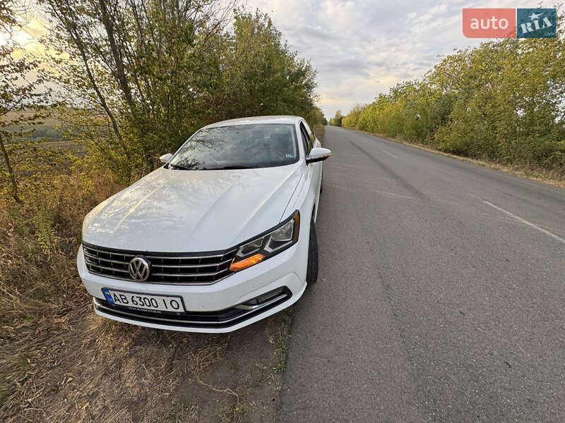 Седан Volkswagen Passat 2017 в Одессе