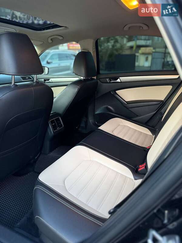 Седан Volkswagen Passat 2015 в Івано-Франківську