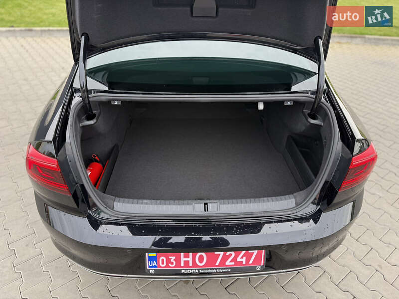 Седан Volkswagen Passat 2022 в Луцьку фото 74 Седан Volkswagen Passat 2022 в Луцьку