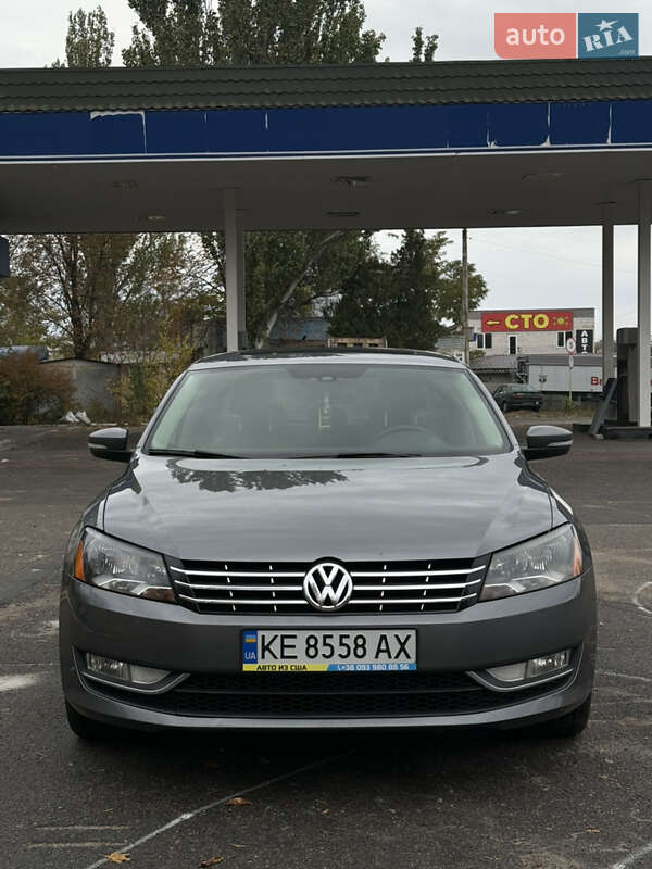 Седан Volkswagen Passat 2013 в Днепре