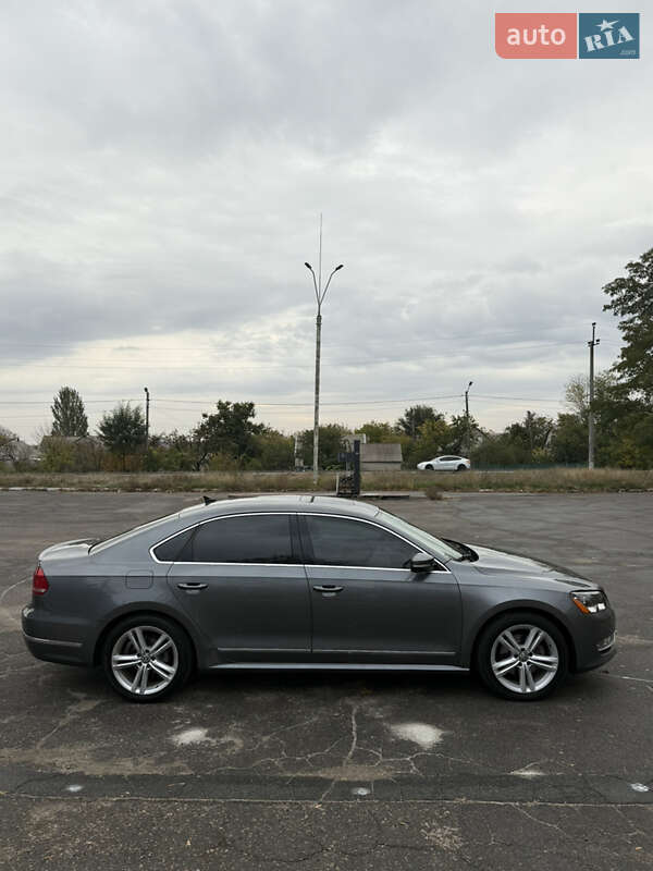 Седан Volkswagen Passat 2013 в Днепре