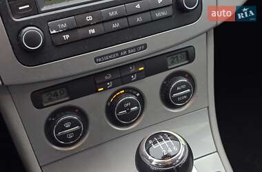 Седан Volkswagen Passat 2005 в 