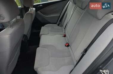 Седан Volkswagen Passat 2005 в 