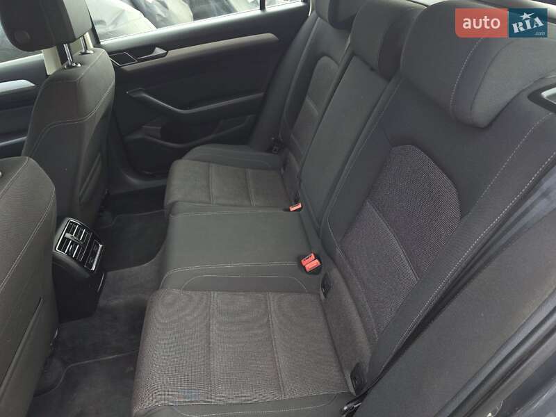 Универсал Volkswagen Passat 2016 в Тернополе фото 23 Универсал Volkswagen Passat 2016 в Тернополе