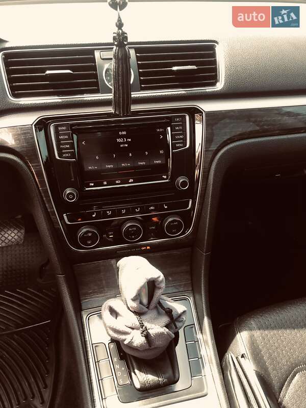 Седан Volkswagen Passat 2015 в Полтаве