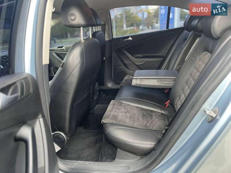 Седан Volkswagen Passat 2009 в Одессе