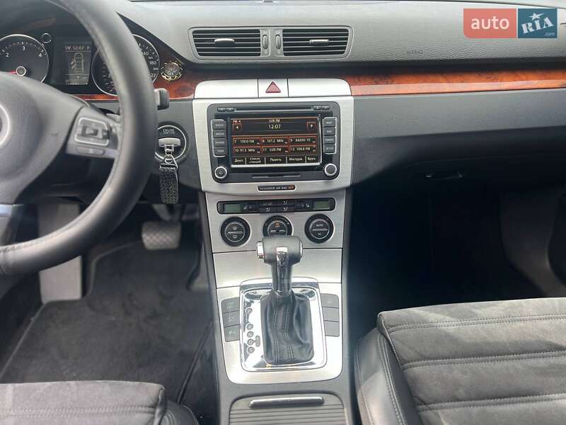 Седан Volkswagen Passat 2009 в Одессе