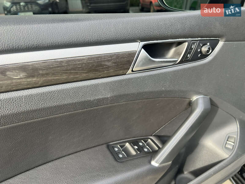 Седан Volkswagen Passat 2016 в Києві