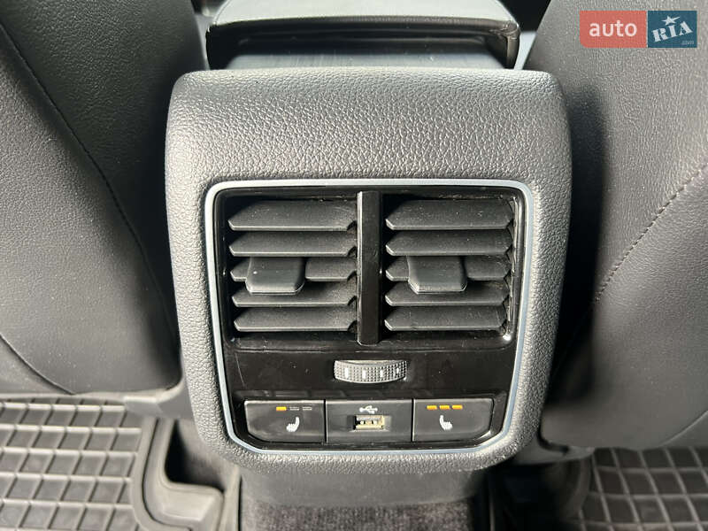 Седан Volkswagen Passat 2016 в Києві