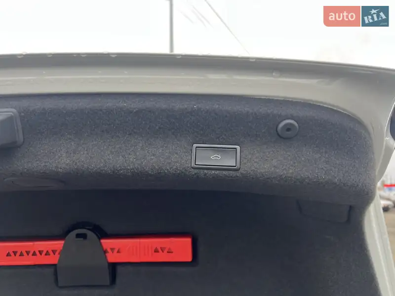 Volkswagen Passat 2018 VIN WVWZZZ3CZJE125604 фото оголошення 24 з 75