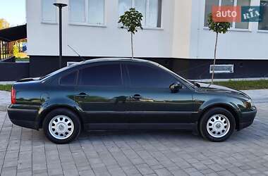 Седан Volkswagen Passat 1997 в 