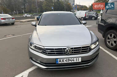 Седан Volkswagen Passat 2015 в 
