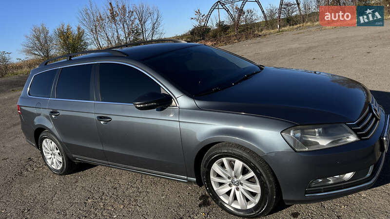 Універсал Volkswagen Passat 2013 в Львові